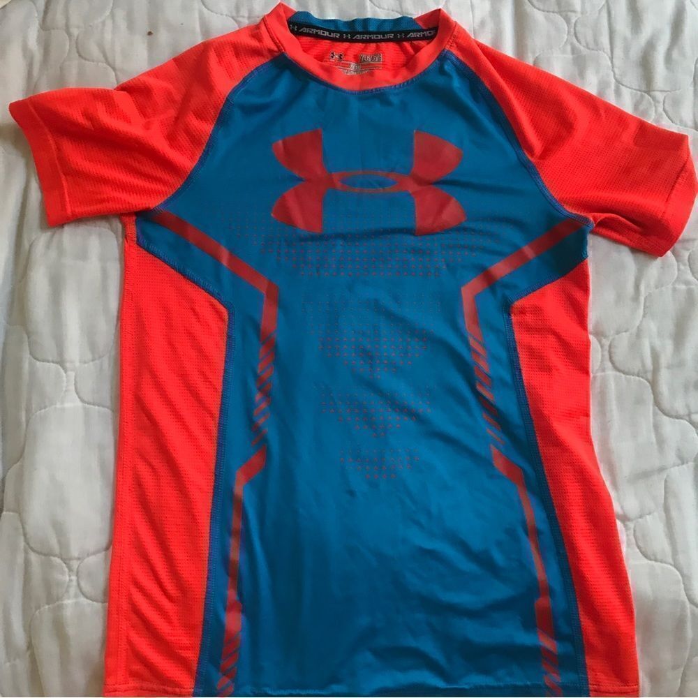 Under Armour boys heatgear T-shirt size YLG